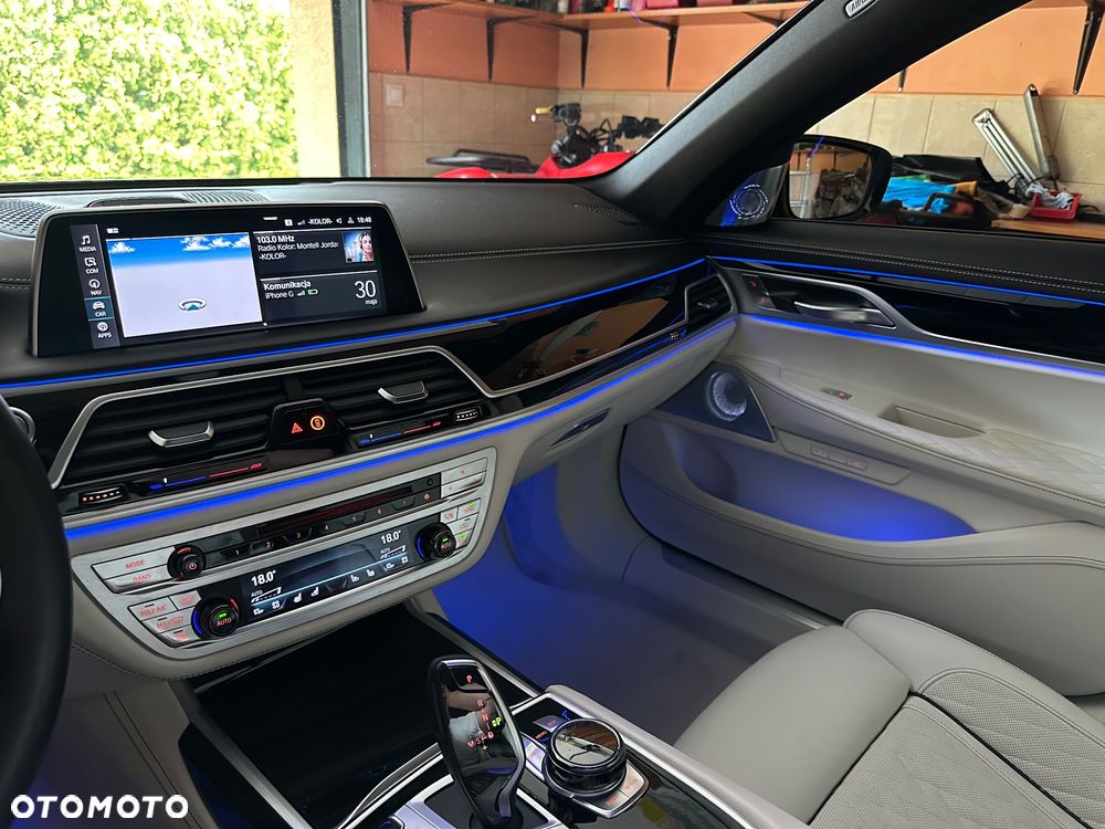 BMW Seria 7 745Le xDrive - 22