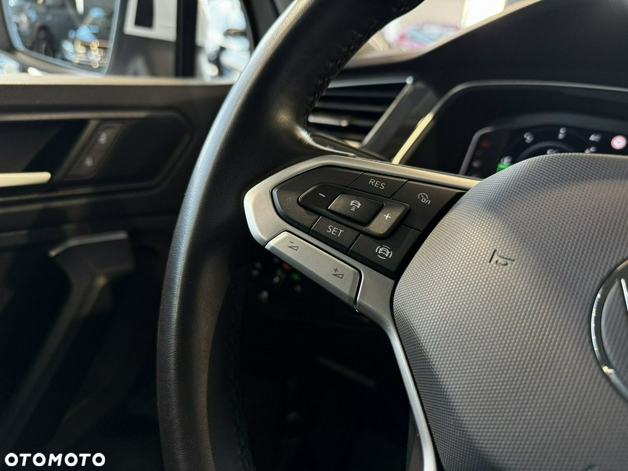 Volkswagen Tiguan - 19