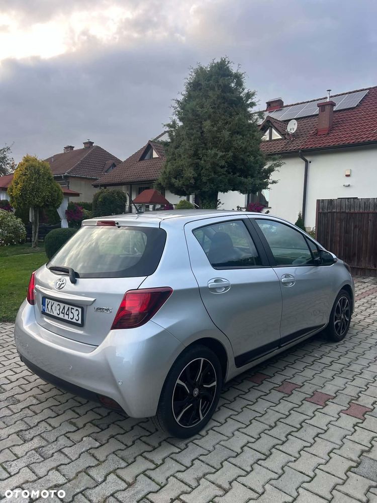 Toyota Yaris 2016 photo 3