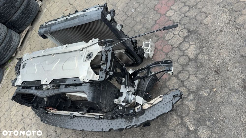 PAS PRZEDNI CHŁODNICE BMW X3 G01 X4 G02 - 3