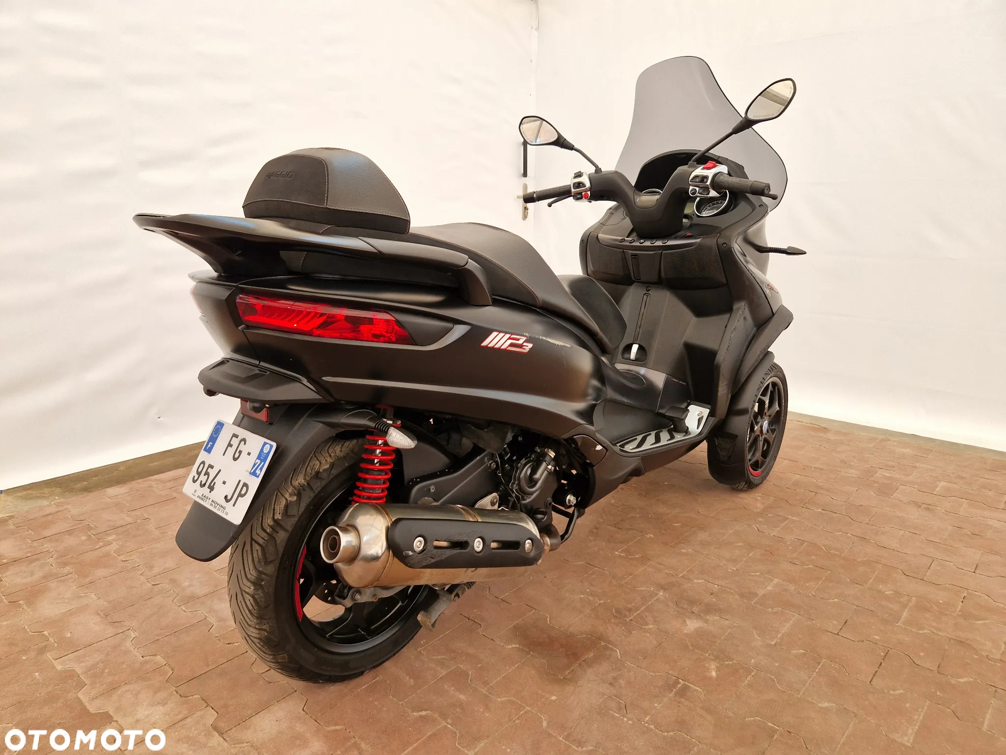 Piaggio MP-3 - 6