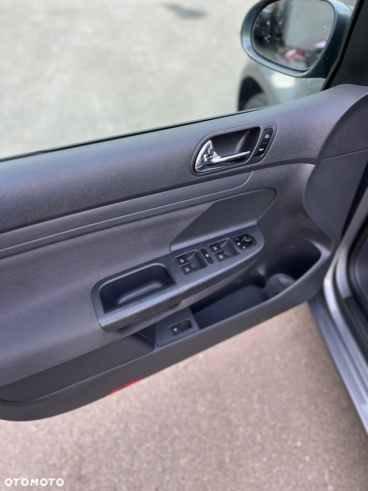 Volkswagen Golf - 9