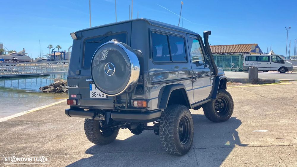Mercedes-Benz G 300 - 10