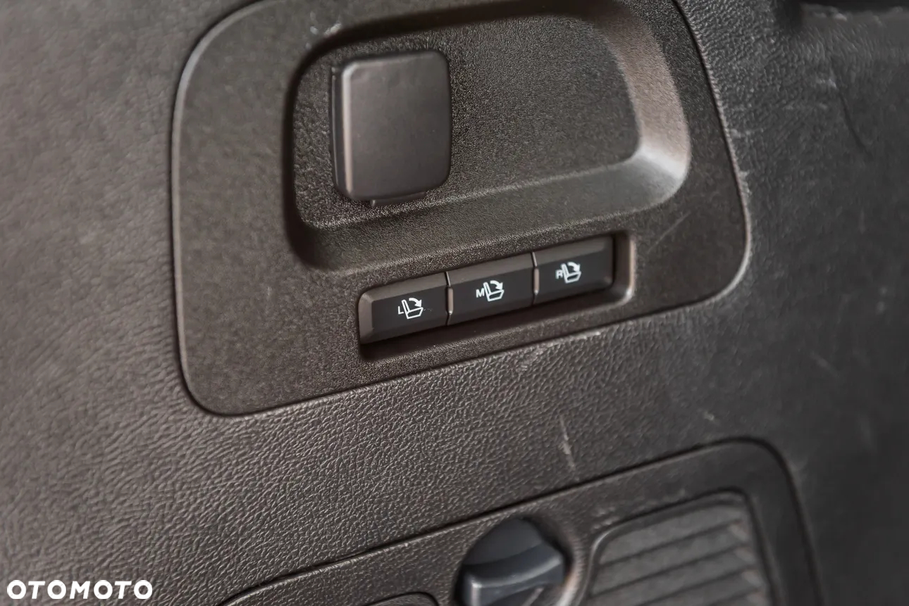 Ford S-Max 2.0 EcoBlue TITANIUM - 32