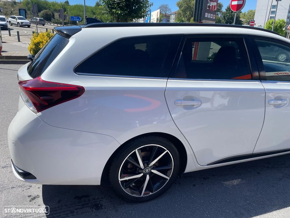 Toyota Auris Touring Sports 1.8 HSD Comfort +P.Techno+P.Sport - 15