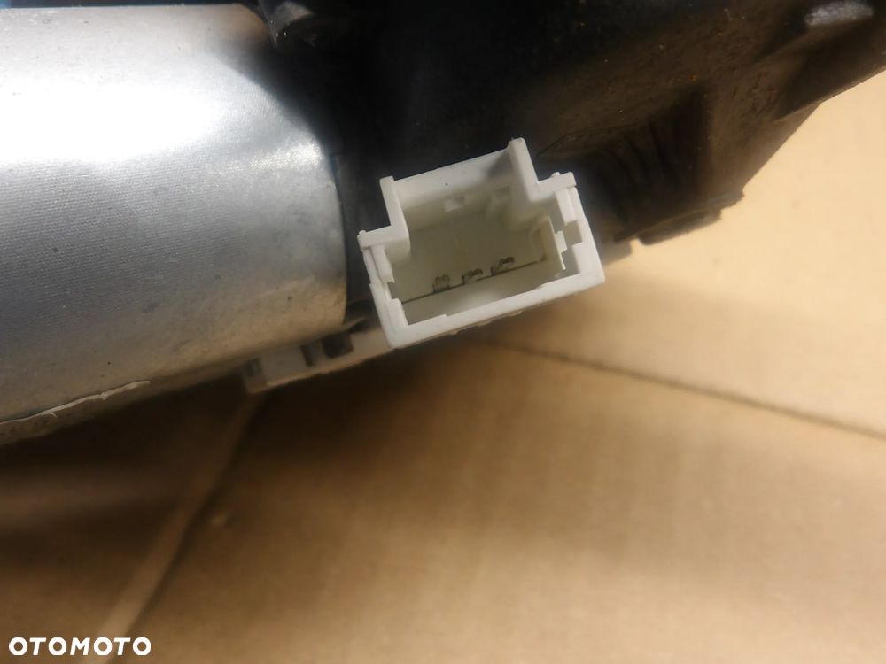 PEUGEOT 307 2.0B HB 5D SILNIK WYCIERACZKI TYŁ 963715878001 - 4