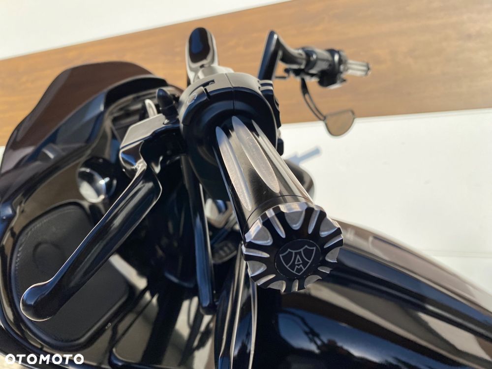 Harley-Davidson Touring Road Glide - 18