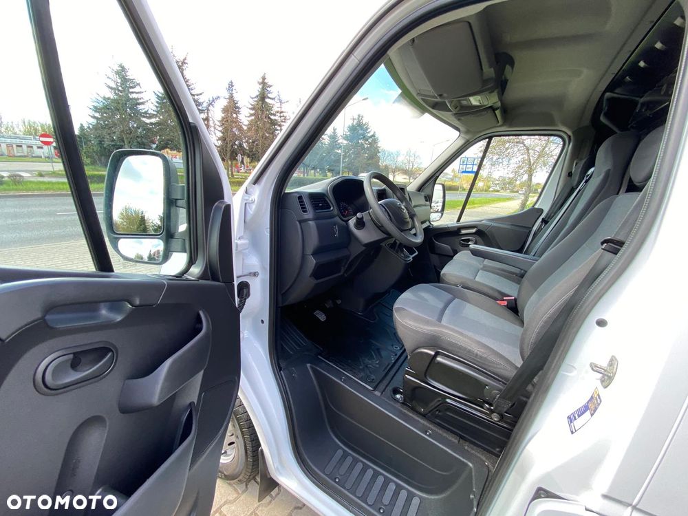 Renault MASTER 2,3 DCI 135KM L2H2 ŚREDNIAK TYLKO 75.000 KM - 31