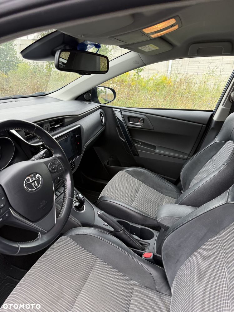 Toyota Auris Hybrid 135 Prestige - 4