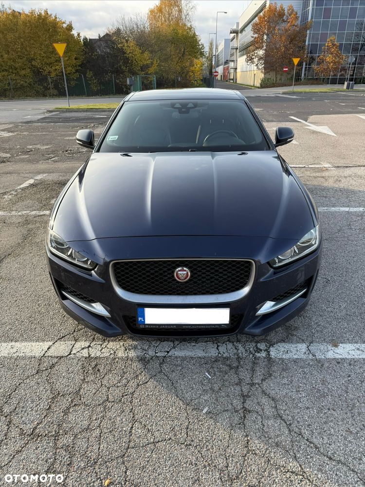 Jaguar XE 2.0 D R-Sport - 2