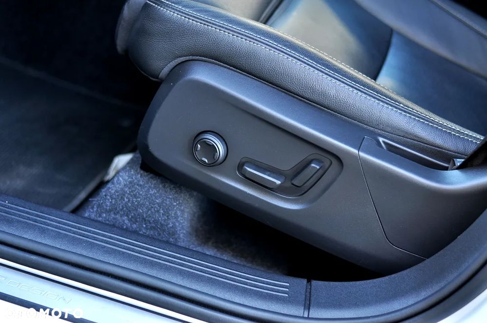 Volvo XC 40 T3 Geartronic RDesign - 13