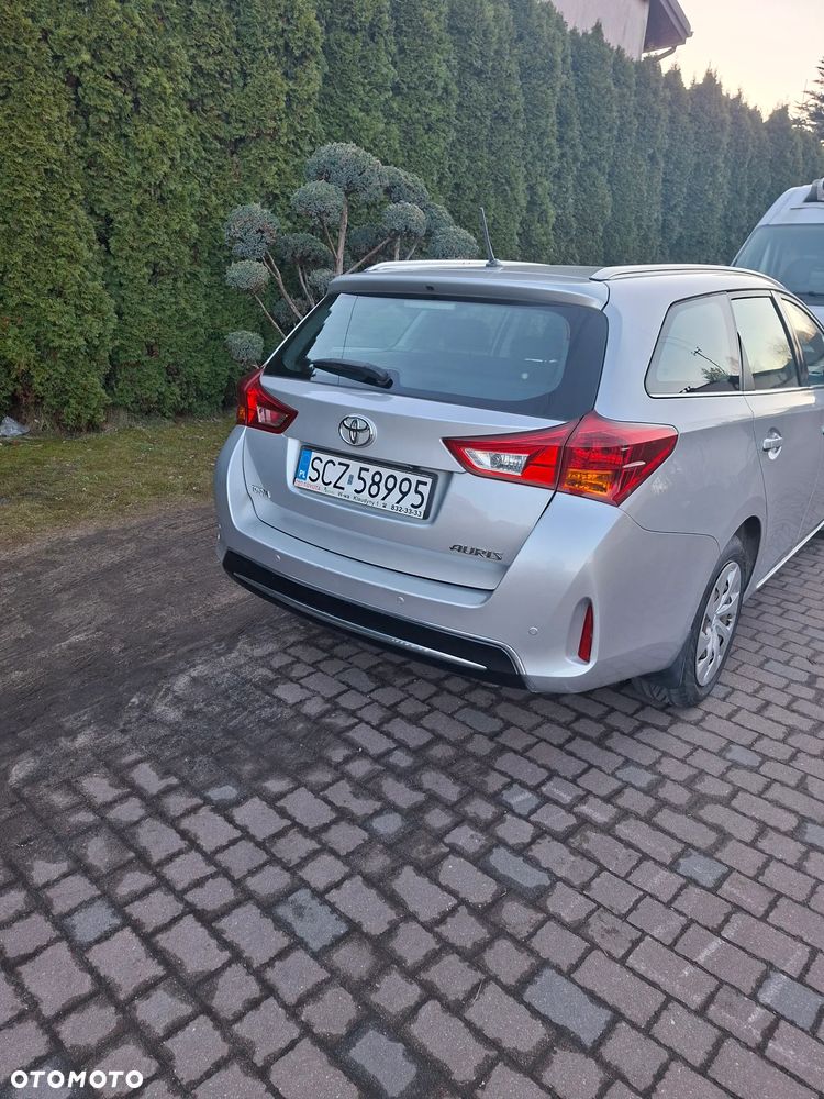 Toyota Auris 1.4 D-4D Premium - 4