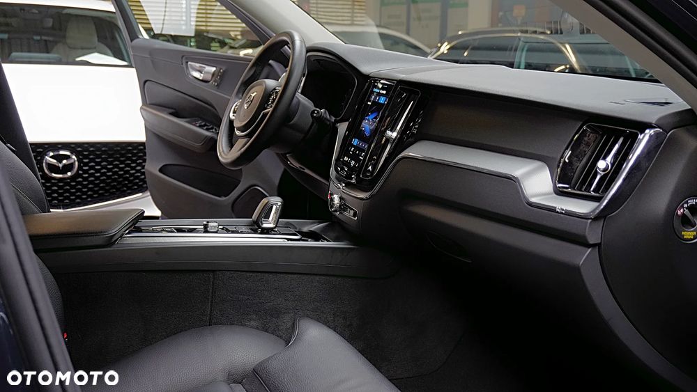 Volvo XC 60 B4 D AWD Plus Dark - 15