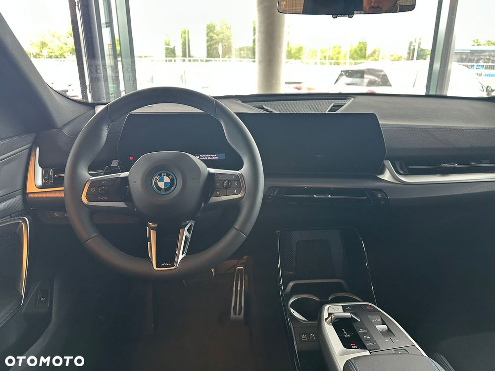 BMW iX2 eDrive20 66.5kWh M Sport Edition - 17