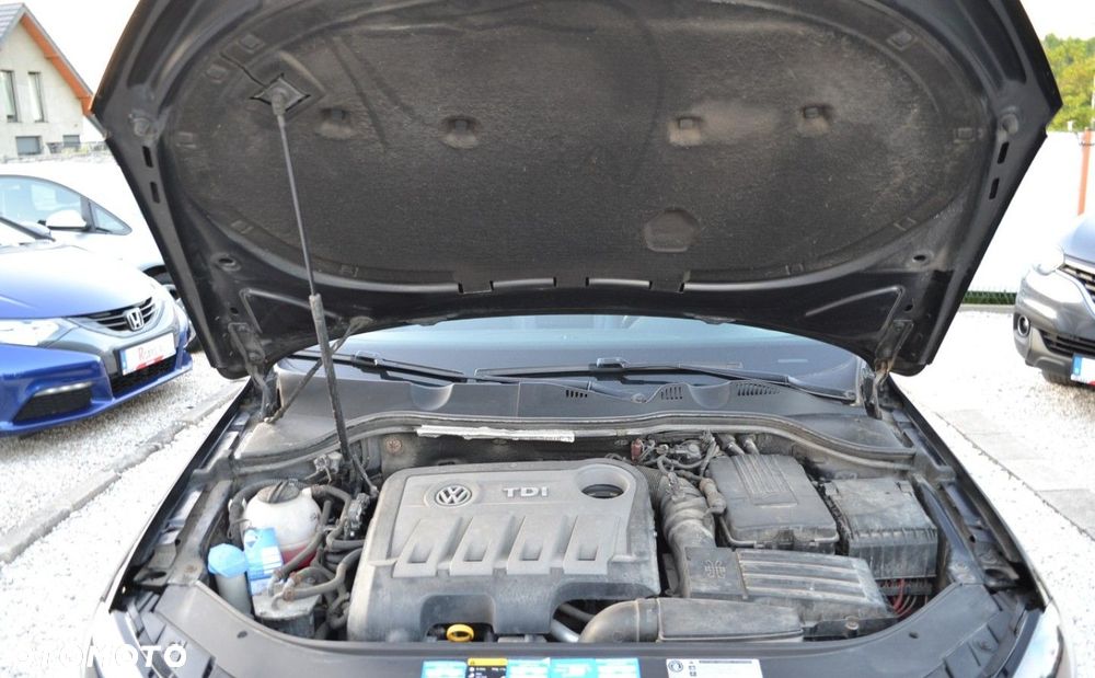 Volkswagen Passat - 37