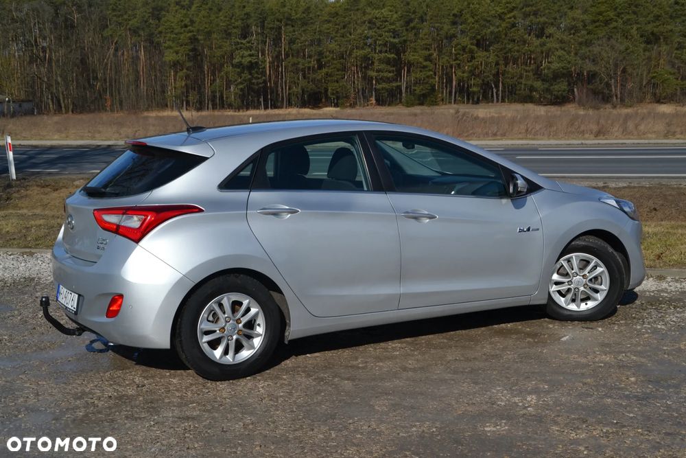 Hyundai i30 i30cw 1.6 Trend - 16