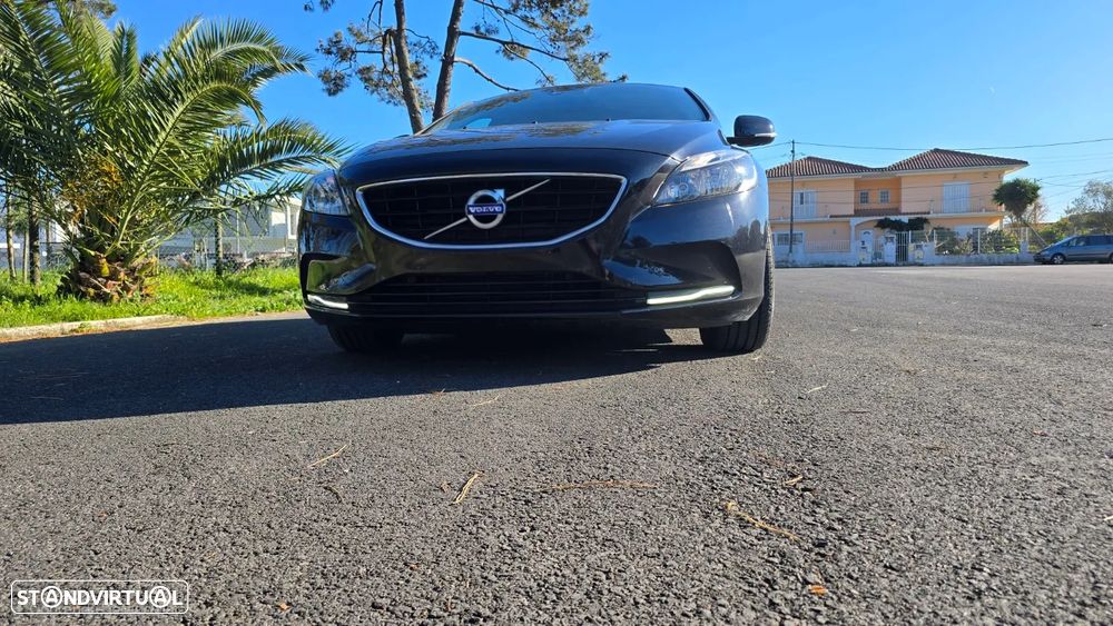 Volvo V40 D2 Momentum - 2