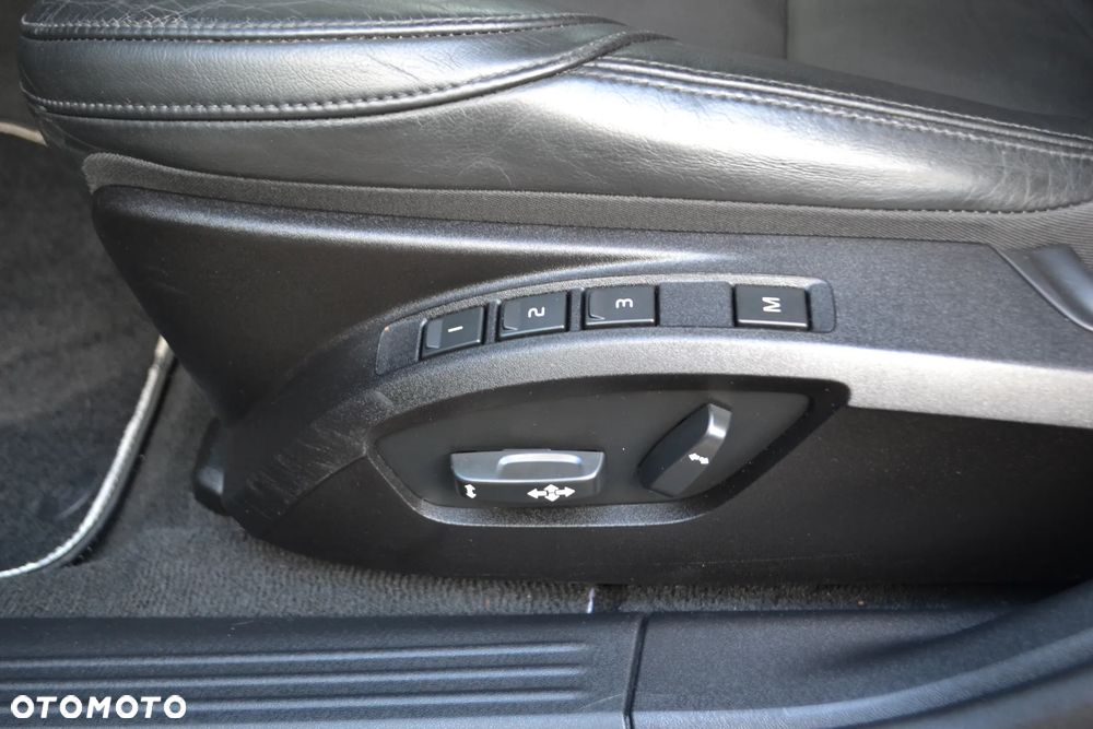 Volvo V40 - 23