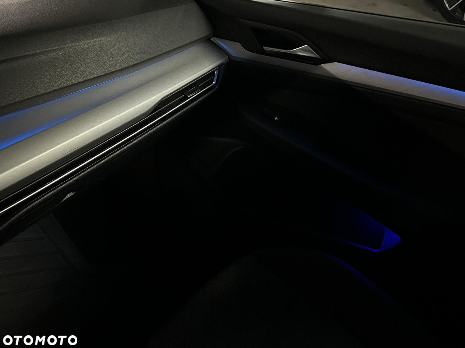 Volkswagen Golf VIII 1.5 TSI EVO Life - 36