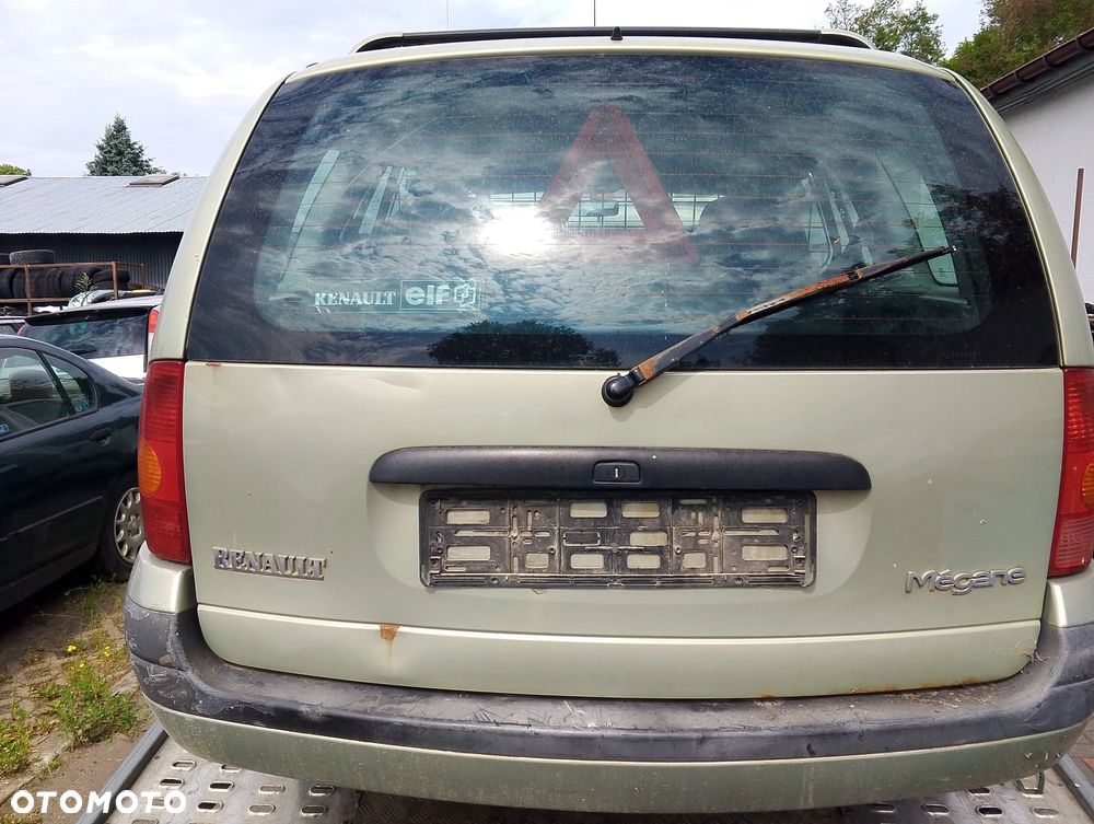 Renault Megane I FL (99-02r.) 1.6 B 107KM. Silnik K4M 700 Skrzynia JB3-S-83.Cały na części.GWARANCJA !!!  Przód Tył Zestaw Komplet Drzwi Klapa Zderzak Błotnik Maska Grill Atrapa Szyba Pas Lampa Lusterko Boczki Fotel Kanapa Kokpit Deska Rozdzielcza Przełącznik Włącznik Sterownik Przewody Wiązka Instalacja Moduł Komputer Czujnik Listwa Pompa Alternator Wtryski Głowica Rozrusznik Kompresor Sprzęgło Dwumas Silnik Skrzynia ABS Klimatyzacji Paliwa Wspomagania Kolektor Turbina Przepustnica Zawór Chłodnica Koło Hak Belka Sanki Zawieszenie Mcpherson Półoś Amortyzator Wydech Tłumik Zacisk Most - 4