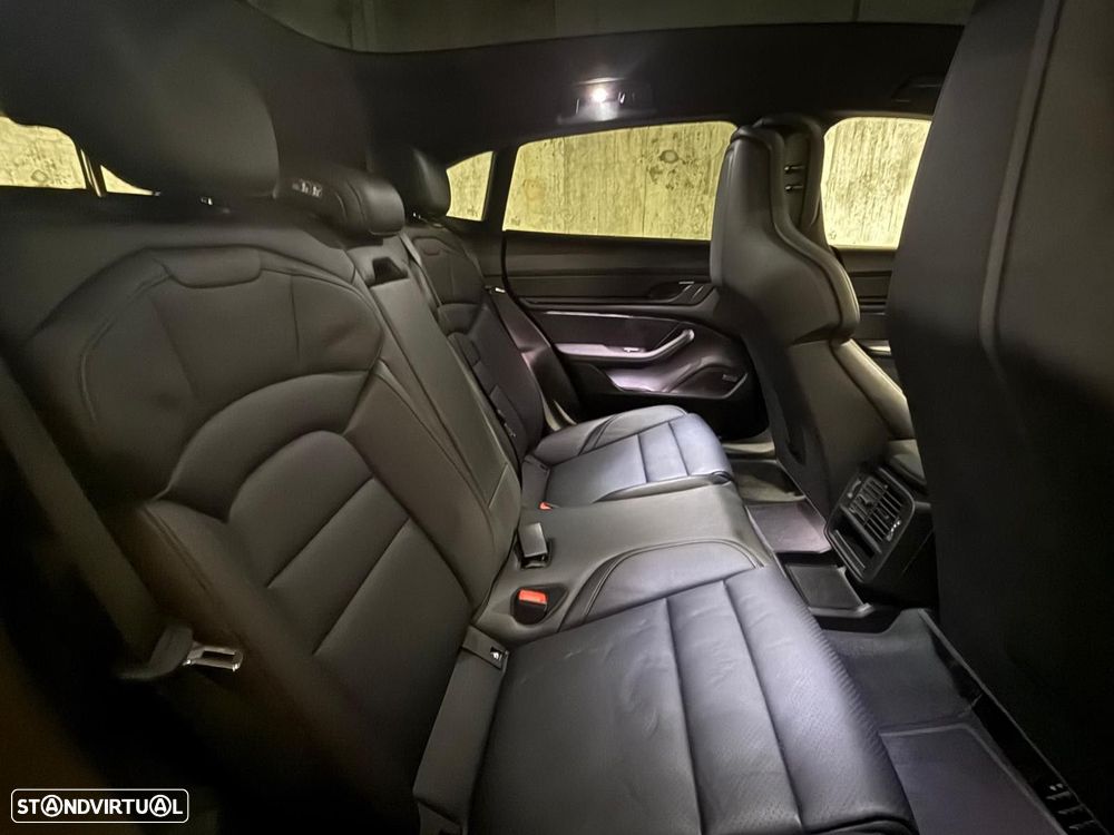 Porsche Taycan Cross Turismo - 15