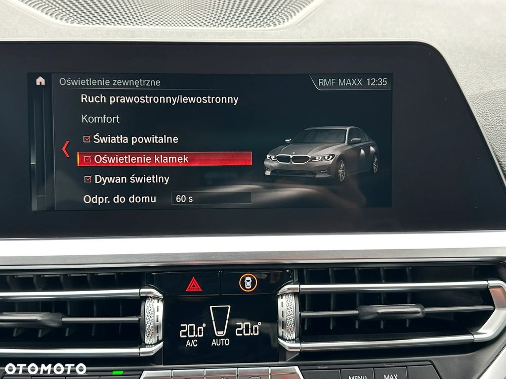 BMW Seria 3 330i Sport - 39