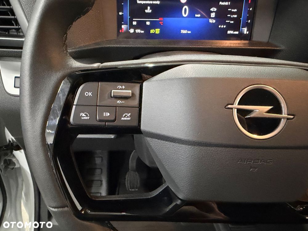 Opel Vivaro - 25