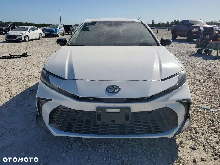 Toyota Camry 2.5 Hybrid Dynamic Force Executive e-CVT - 5