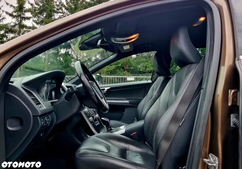 Volvo XC 60 D3 Geartronic Momentum - 9