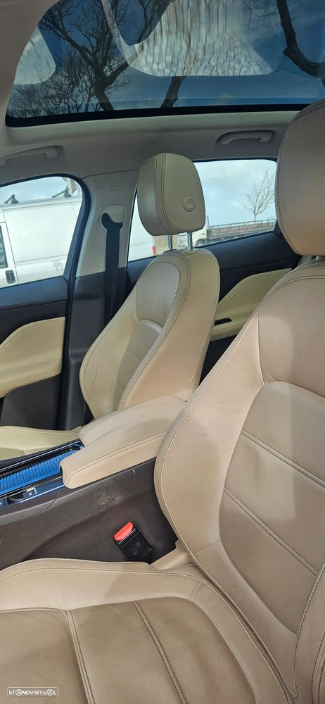 Jaguar F-Pace 2.0 i4D Prestige Aut. - 6