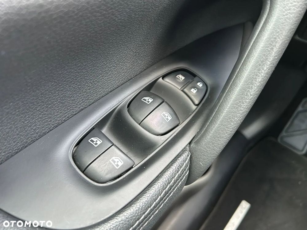 Nissan Qashqai 1.3 DIG-T N-Connecta - 20