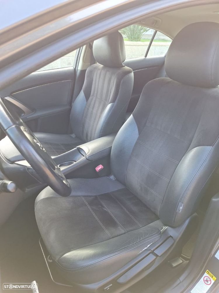 Toyota Avensis - 7