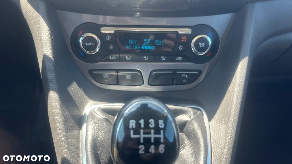 Ford Tourneo Connect 1.6 TDCi Titanium - 16