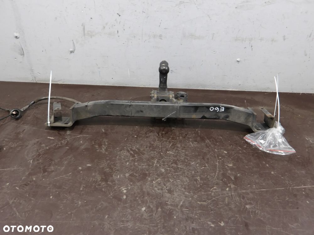 BMW E60 03-07 SEDAN 2.0B HAK HLOWNICZY - 2