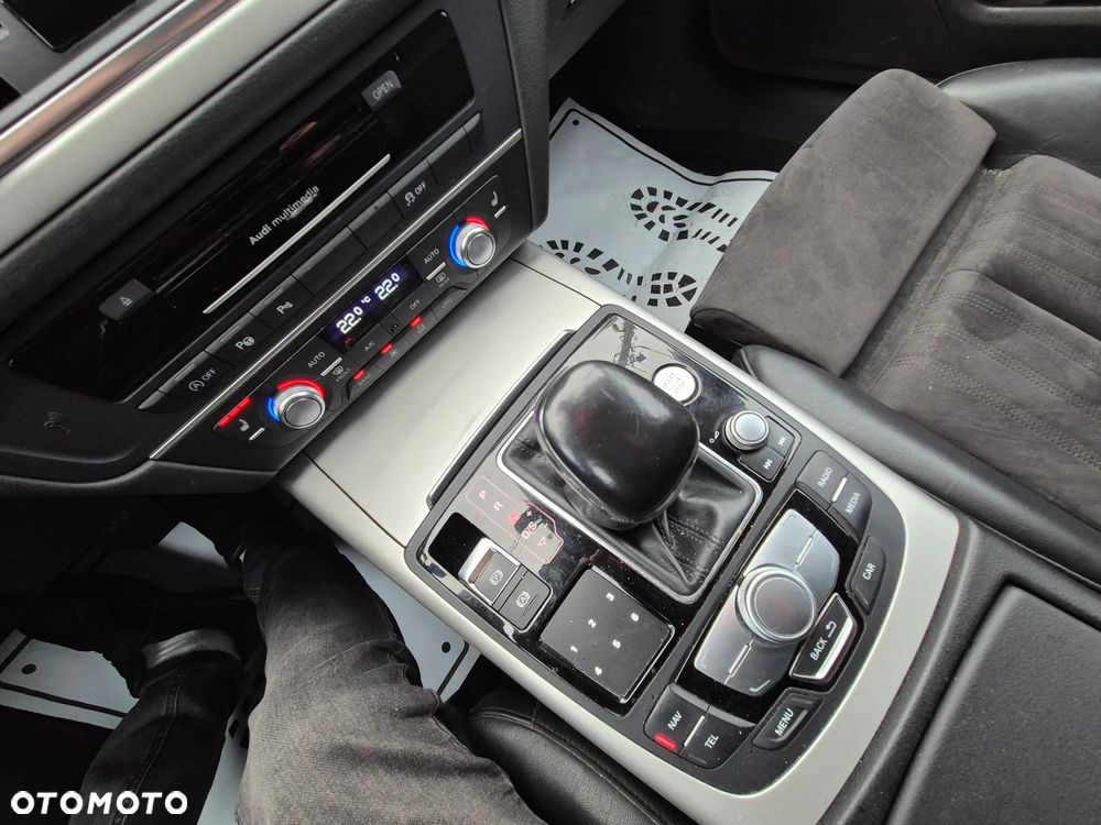 Audi A6 Avant 3.0 TDI quattro S tronic - 32