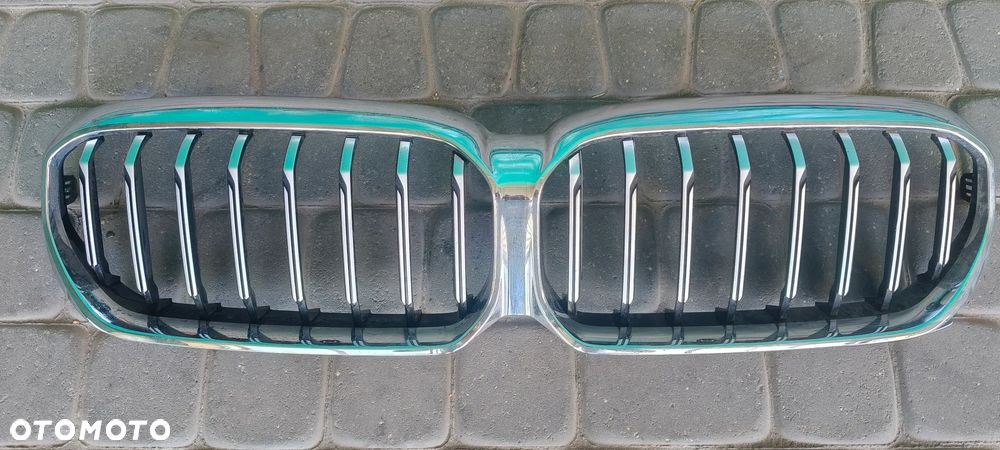NERKI / GRILL BMW G30 G31 - 1