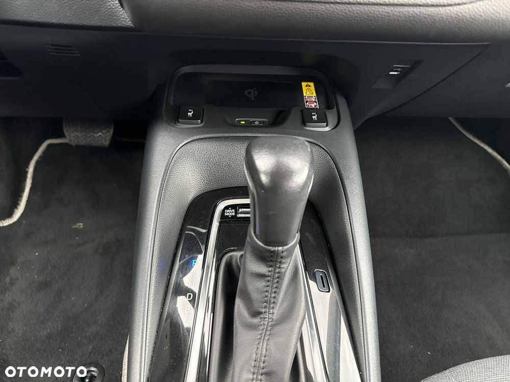 Toyota Corolla 1.8 Hybrid Style - 24