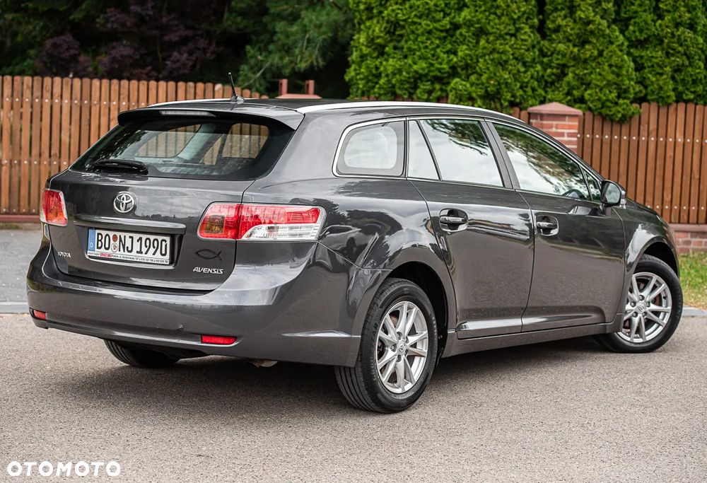 Toyota Avensis 2.0 D-4D Sol+NAVI - 9