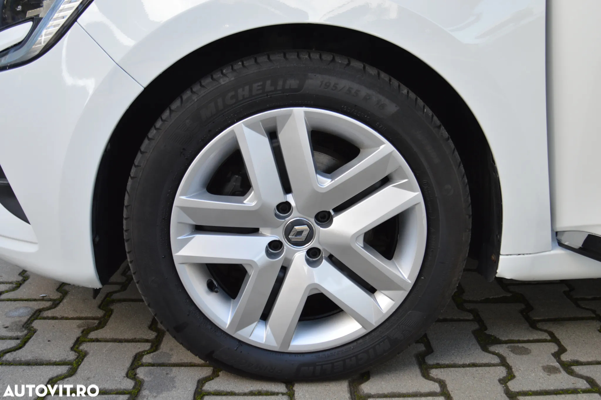 Renault Clio E-TECH Hybrid 140 BUSINESS EDITION - 35