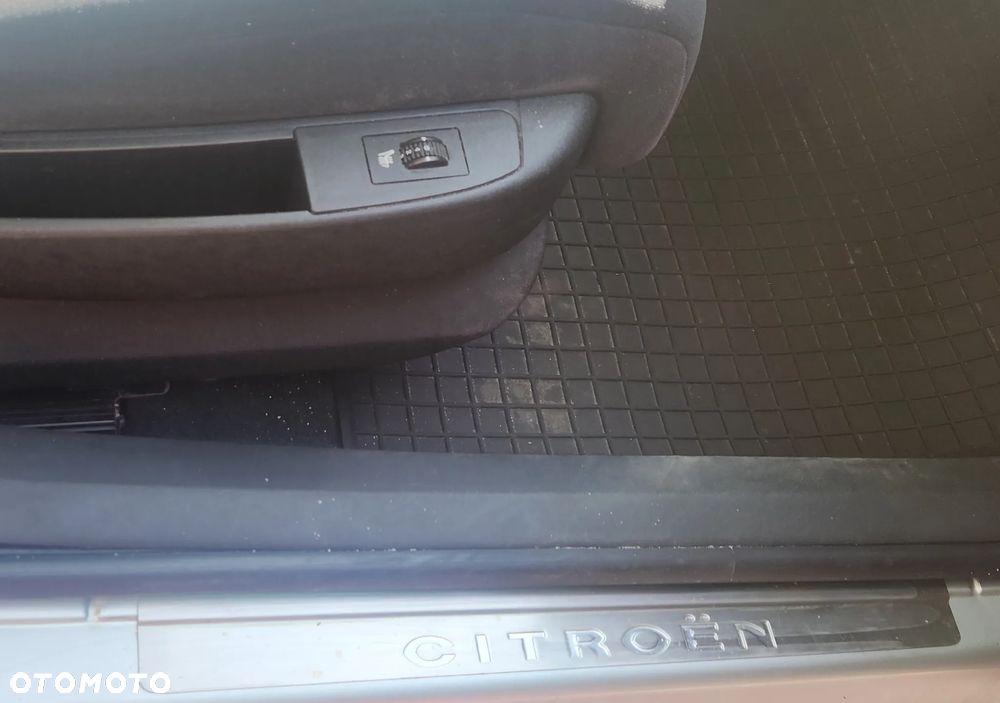 Citroën C4 HDi 110 FAP Exclusive - 23