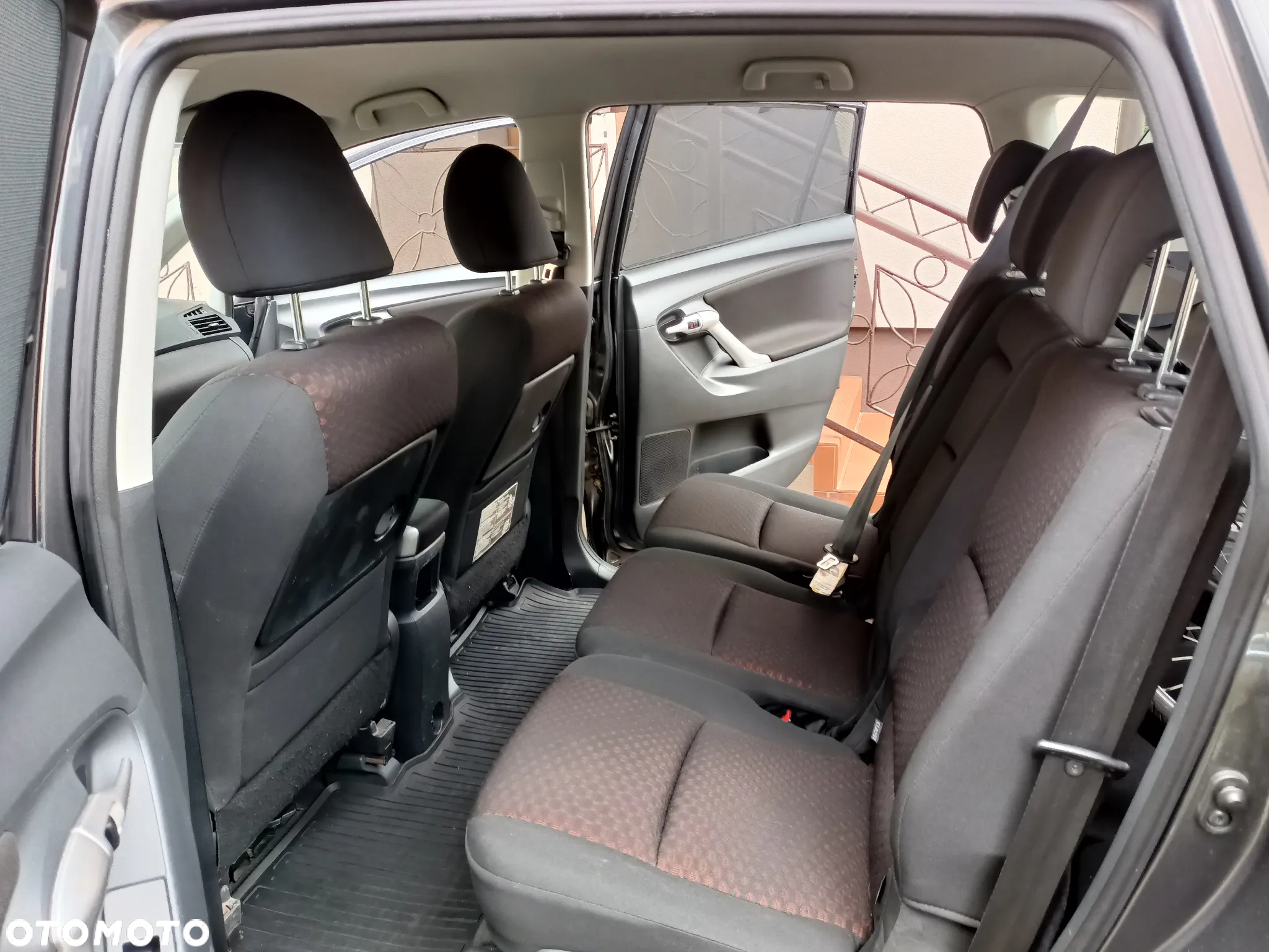 Toyota Verso 1.6 Premium - 9
