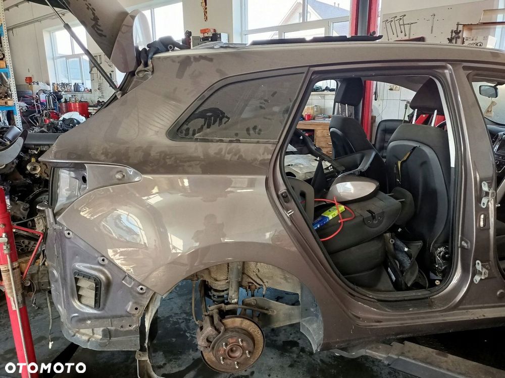 ĆWIARTKA BŁOTNIK PRAWY TYŁ HYUNDAI I30 KOMBI II - 1