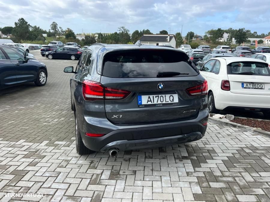 BMW X1 25 e xDrive Corporate Edition - 4