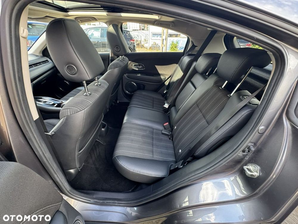 Honda HR-V 1.5 i-VTEC CVT Executive - 23