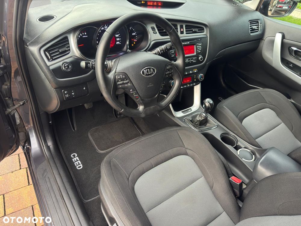 Kia Ceed - 5