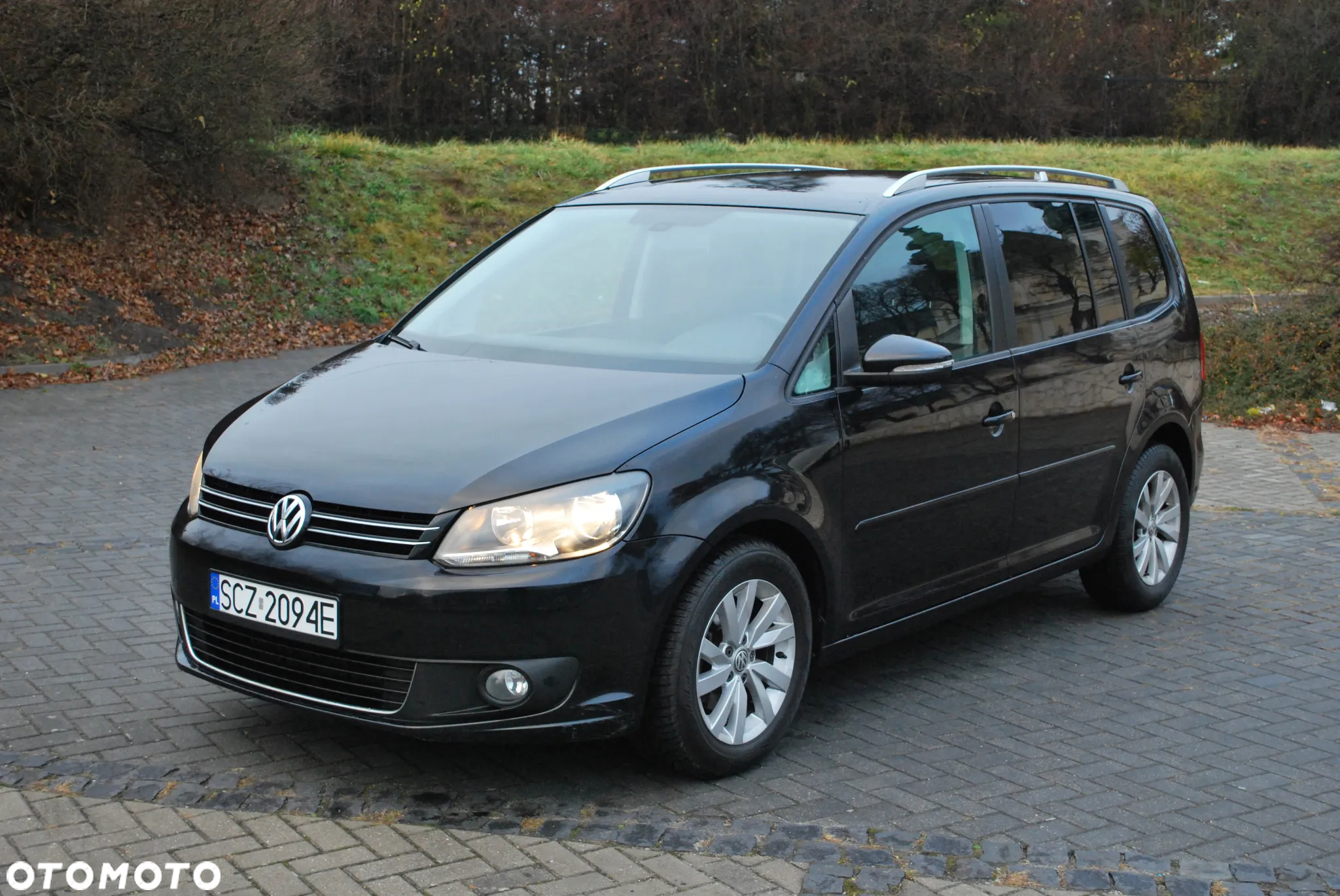 Volkswagen Touran 1.6 TDI DPF BlueMot Comfortline - 2