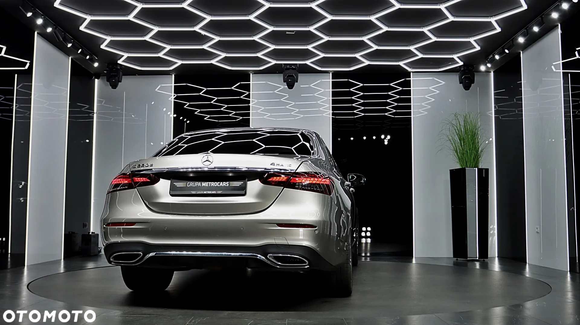 Mercedes-Benz Klasa E 220 d 4-Matic 9G-TRONIC - 9
