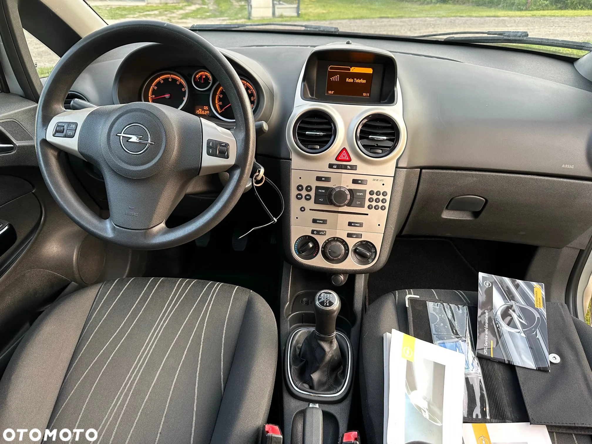 Opel Corsa 1.2 16V Cosmo - 17