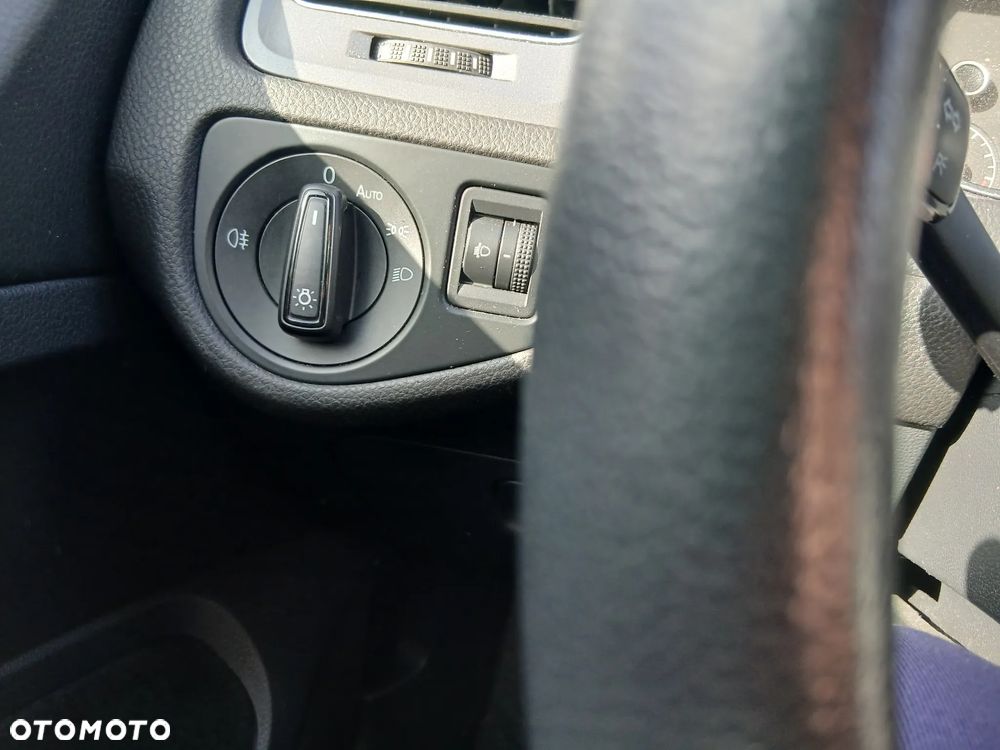 Volkswagen Golf - 16