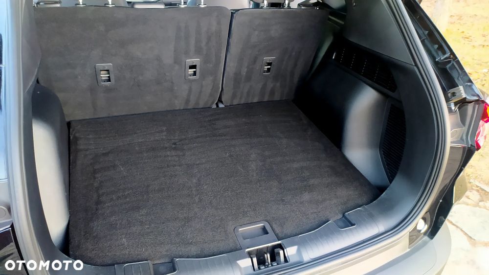 Ford Kuga 2.0 EcoBoost 4x4 Titanium - 36